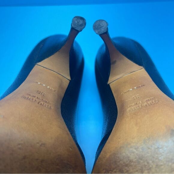 Miu Miu Donna Pebbled Leather Stiletto Soft Ribbon Bow Heels in Nero EU36/US6 - Picture 10 of 12